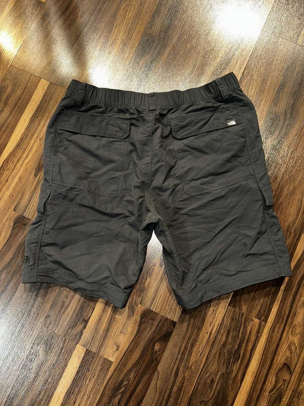 The North Face NORTH FACE Nylon Cargo Shorts Size… - image 6
