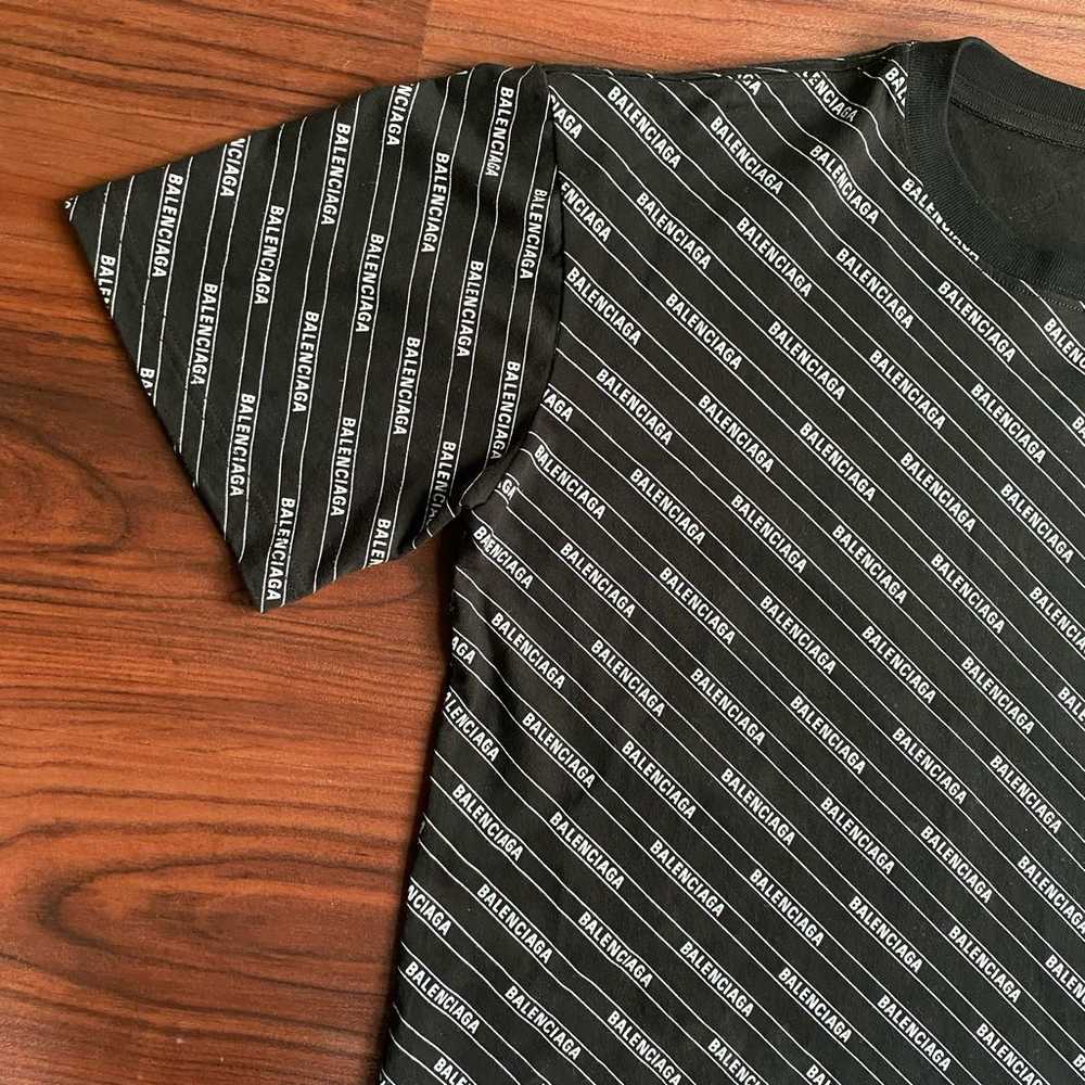 Balenciaga Logo All Over Print T Shirt Mens Size … - image 5