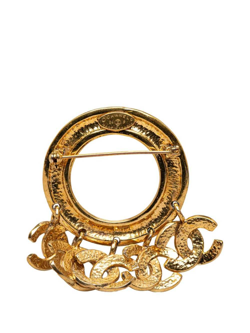 CHANEL Pre-Owned 1994 CC Swing costume brooch - G… - image 3