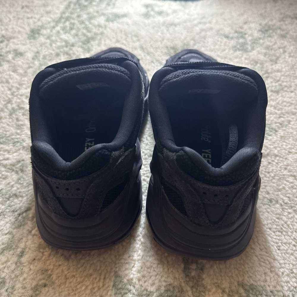 Adidas adidas Yeezy Boost 700 V2 Vanta - image 5