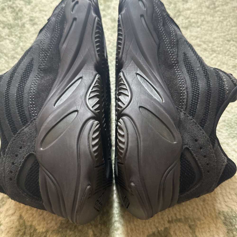 Adidas adidas Yeezy Boost 700 V2 Vanta - image 7