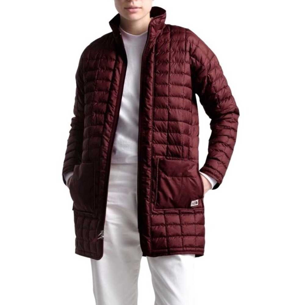 North face thermoball eco long quilted jacket in … - image 2