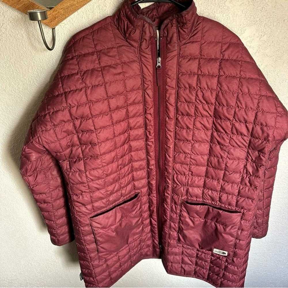North face thermoball eco long quilted jacket in … - image 4