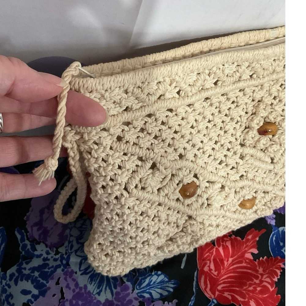Vintage Crochet Macramé Bag Zip Top Wood Beads - image 9