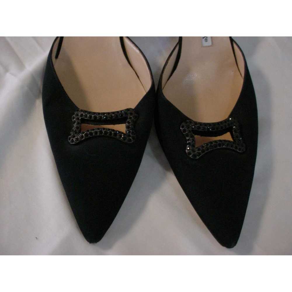 Manolo Blahnik Maysale cloth heels - image 5