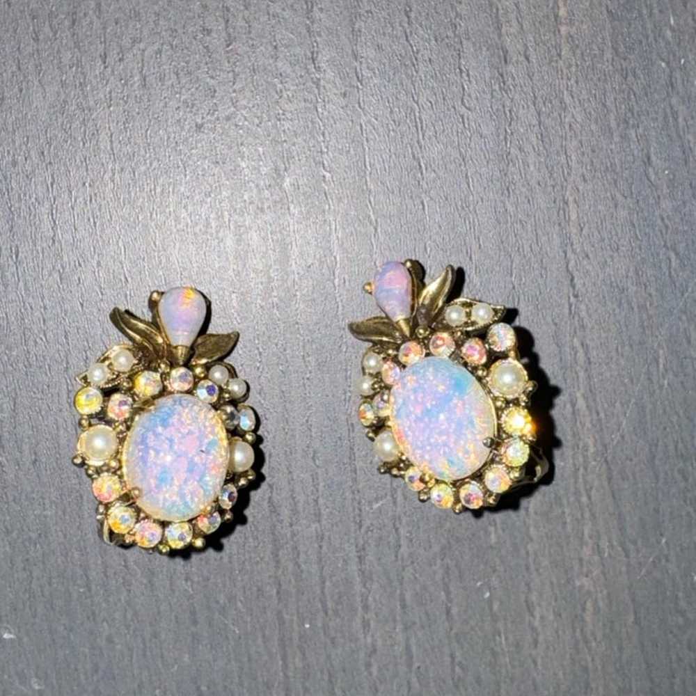 1950s HOLLYCRAFT OPAL AND RHINESTONE Clip-ons - image 2