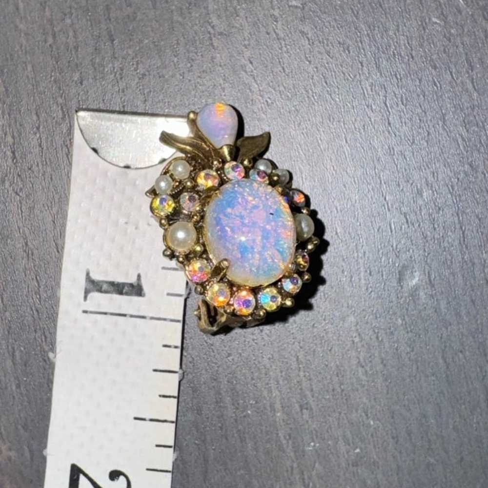 1950s HOLLYCRAFT OPAL AND RHINESTONE Clip-ons - image 5