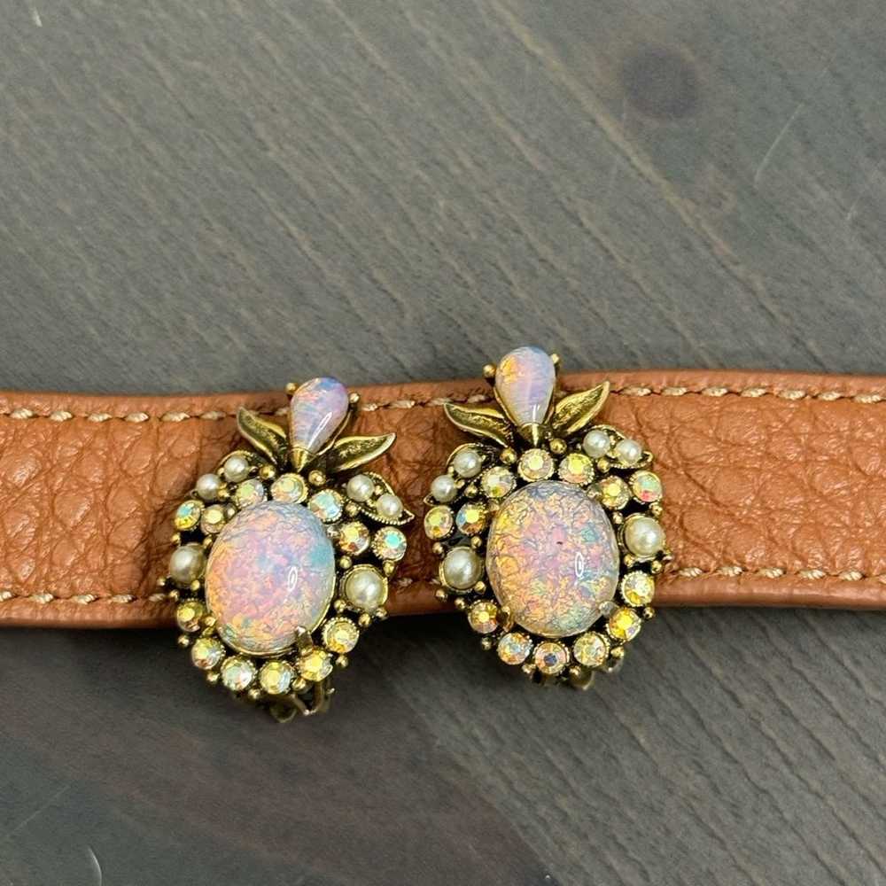 1950s HOLLYCRAFT OPAL AND RHINESTONE Clip-ons - image 7