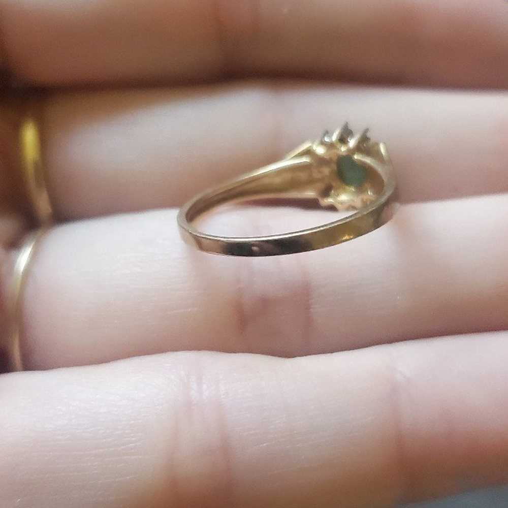 10k gold emerald diamond vintage ring - image 5