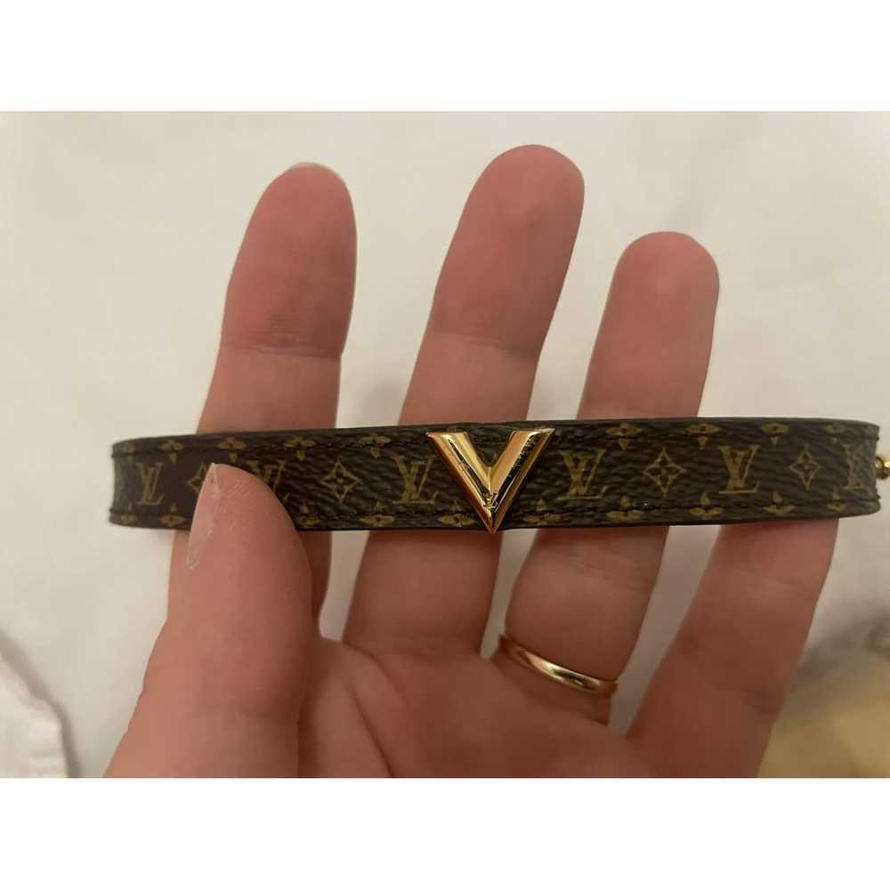 Louis Vuitton Essential V leather bracelet - image 6