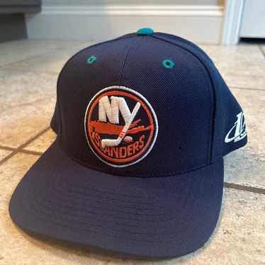 NWOT Vintage New York Islanders Logo Athletic NHL… - image 1