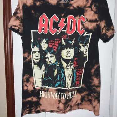 AC/DC Highway to Hell Graphic Tshirt Size Small - image 1