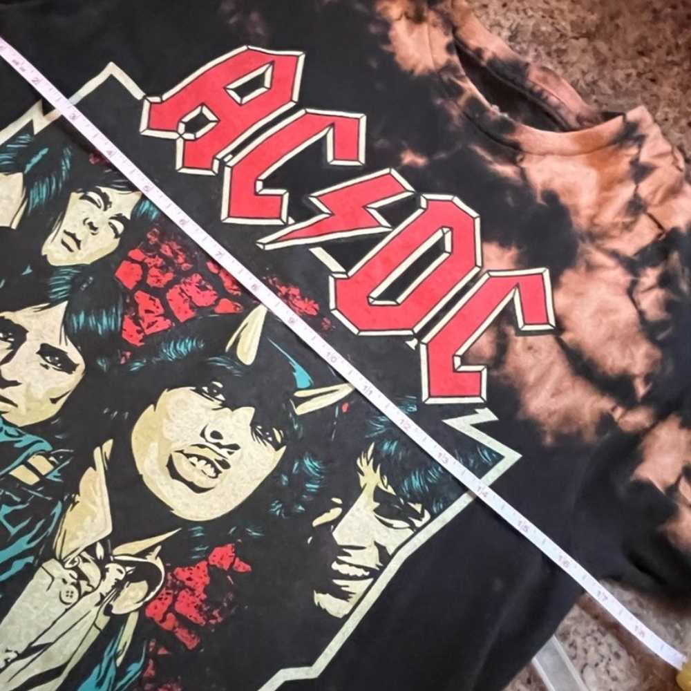 AC/DC Highway to Hell Graphic Tshirt Size Small - image 2