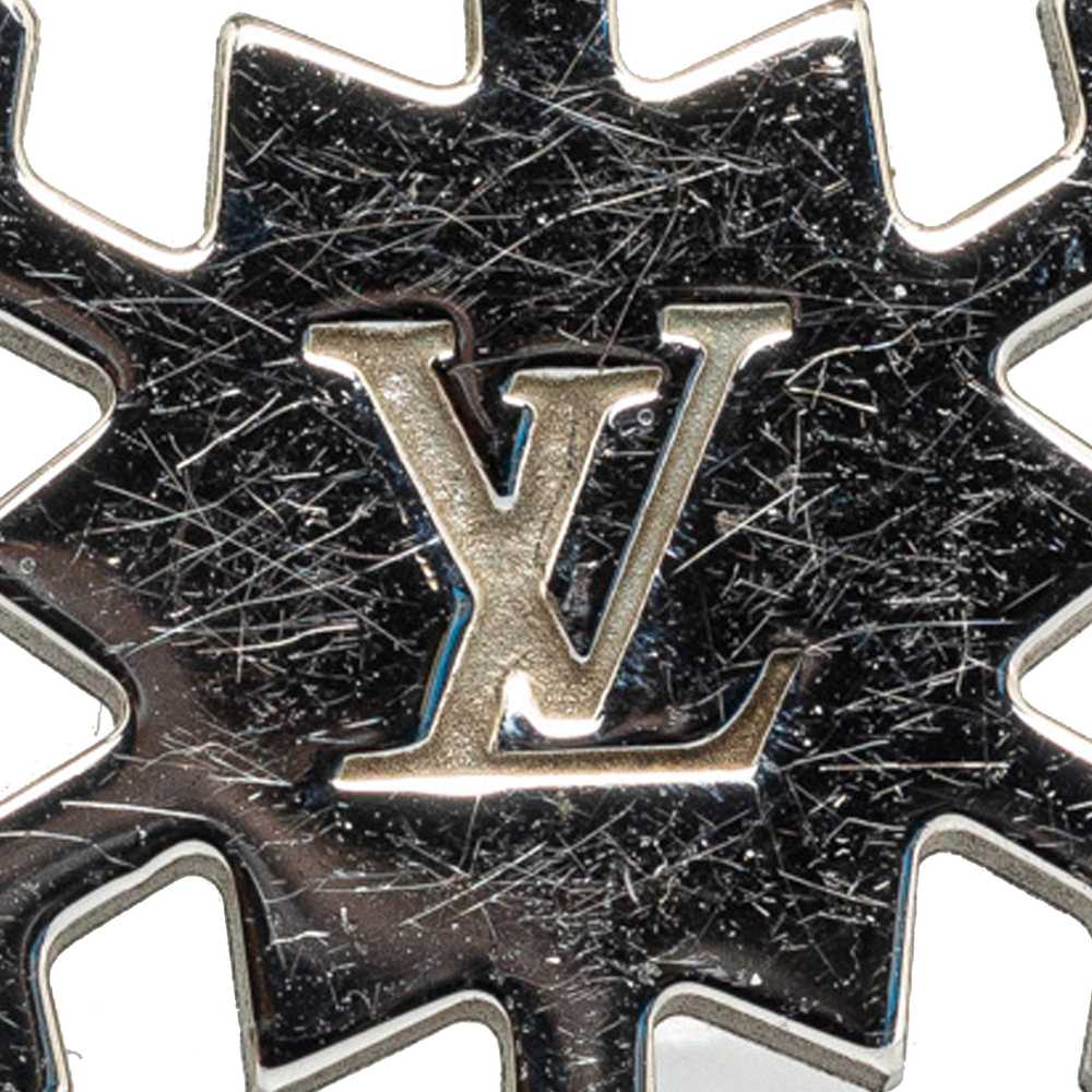 Silver Louis Vuitton Snowflake Brooch - image 4
