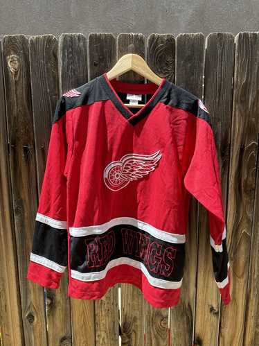 NHL × Vintage Red Wings hockey jersey