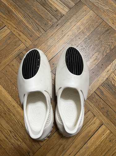 Rare GENEGG Whale White_Black - US 9.5