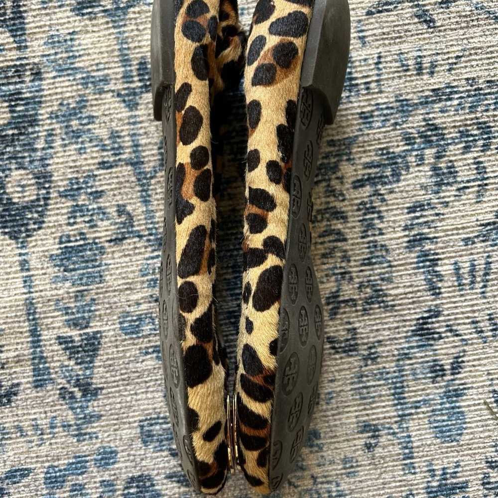 Tory Burch calf hair leopard ballet flat 8.5 - image 4