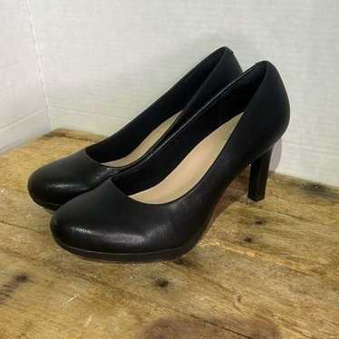 Clarks Ambyr Joy black Dress Pumps leather heels … - image 1