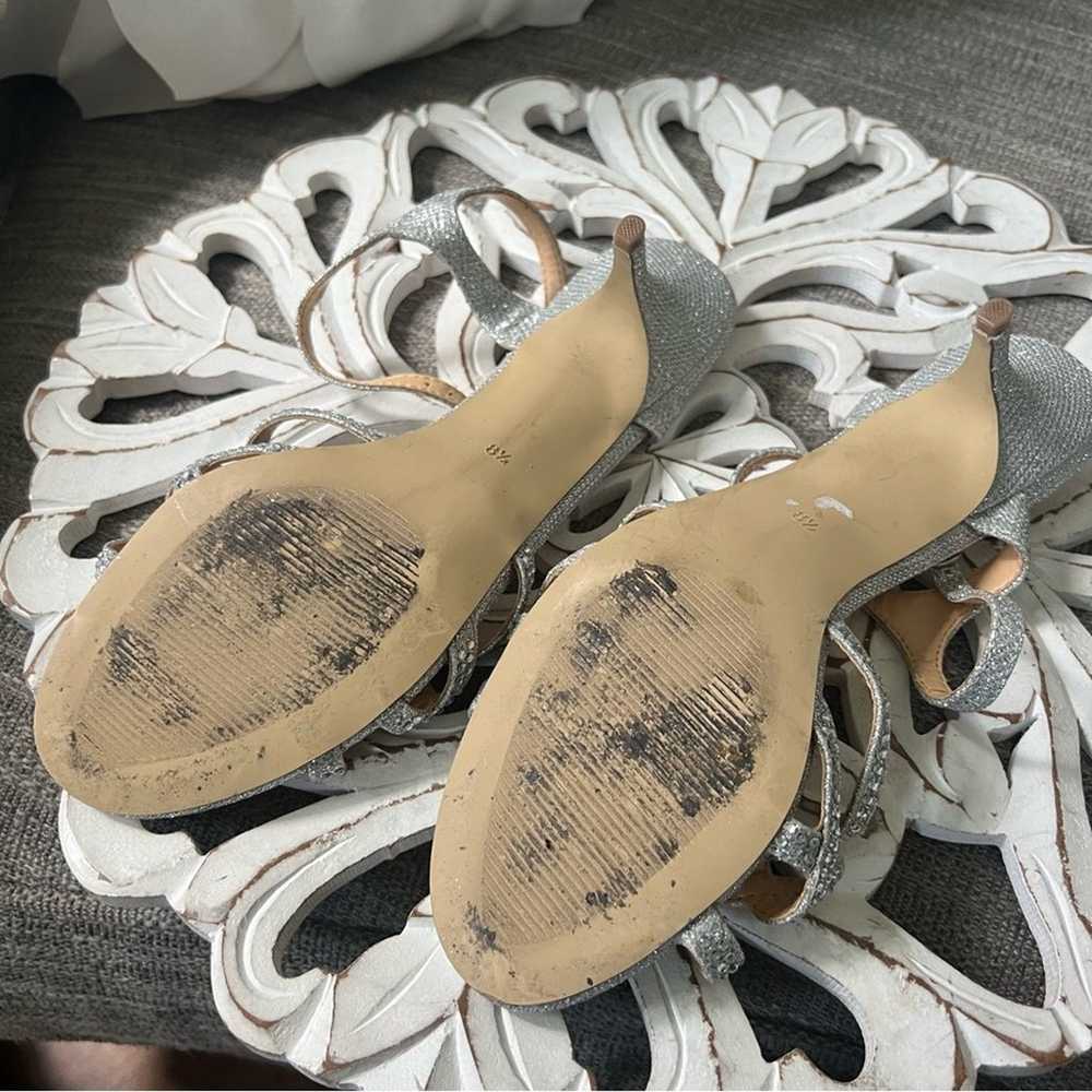 Badgley Mischka Silver Sparkle Heels Shoes Women’… - image 8