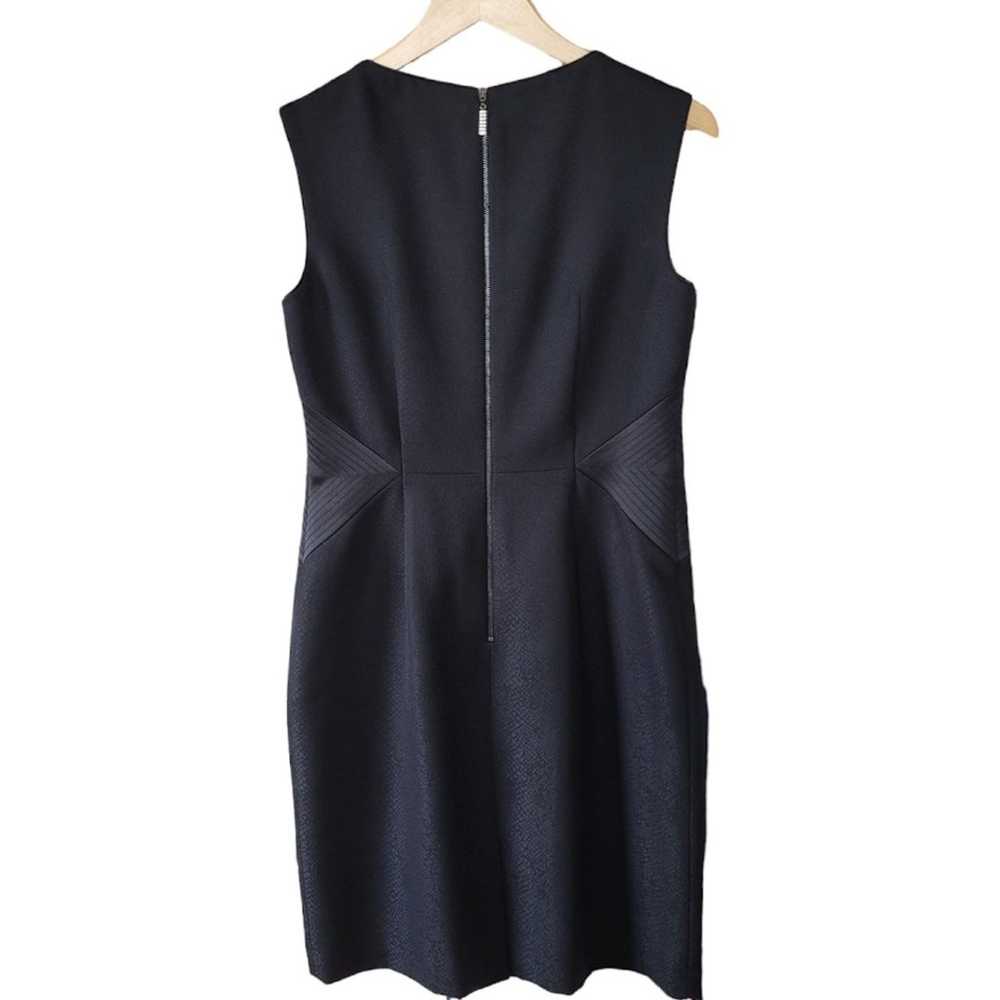 Elegant Tahari Black Dress with Textured Fabric -… - image 6