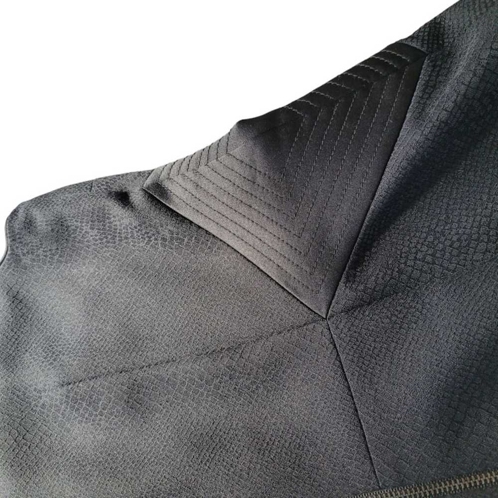 Elegant Tahari Black Dress with Textured Fabric -… - image 9
