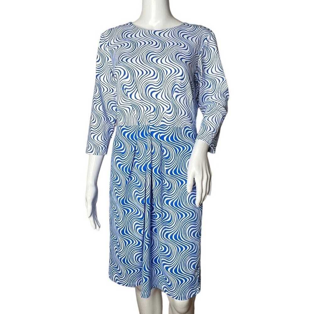 J. McLaughlin Dress Womens Medium Blue White Swir… - image 1