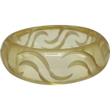 Pale Yellow/Clear Lucite Swirl Pattern Bangle