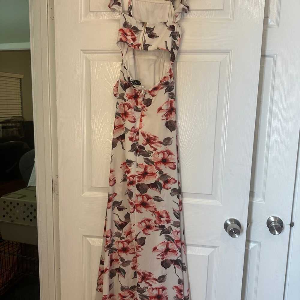 Windsor long dress white floral size small - image 2