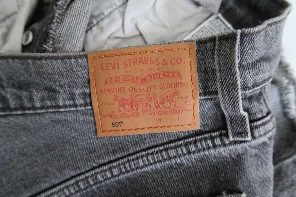 Levi's Levi’s 100% Grey Cotton High Waisted Short… - image 2