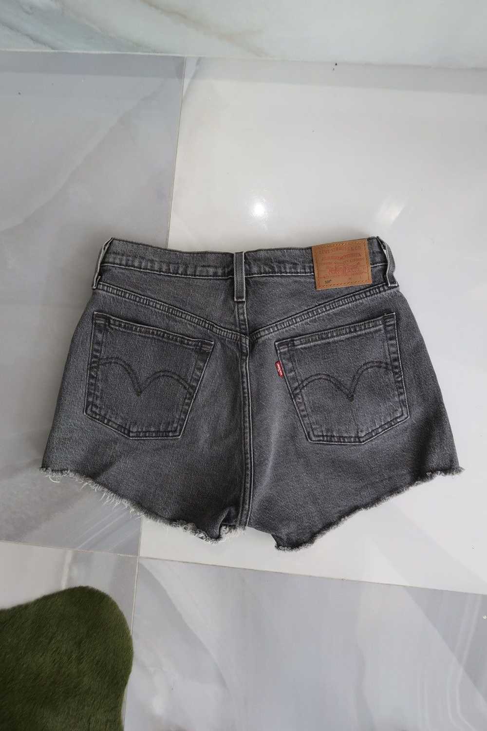 Levi's Levi’s 100% Grey Cotton High Waisted Short… - image 3