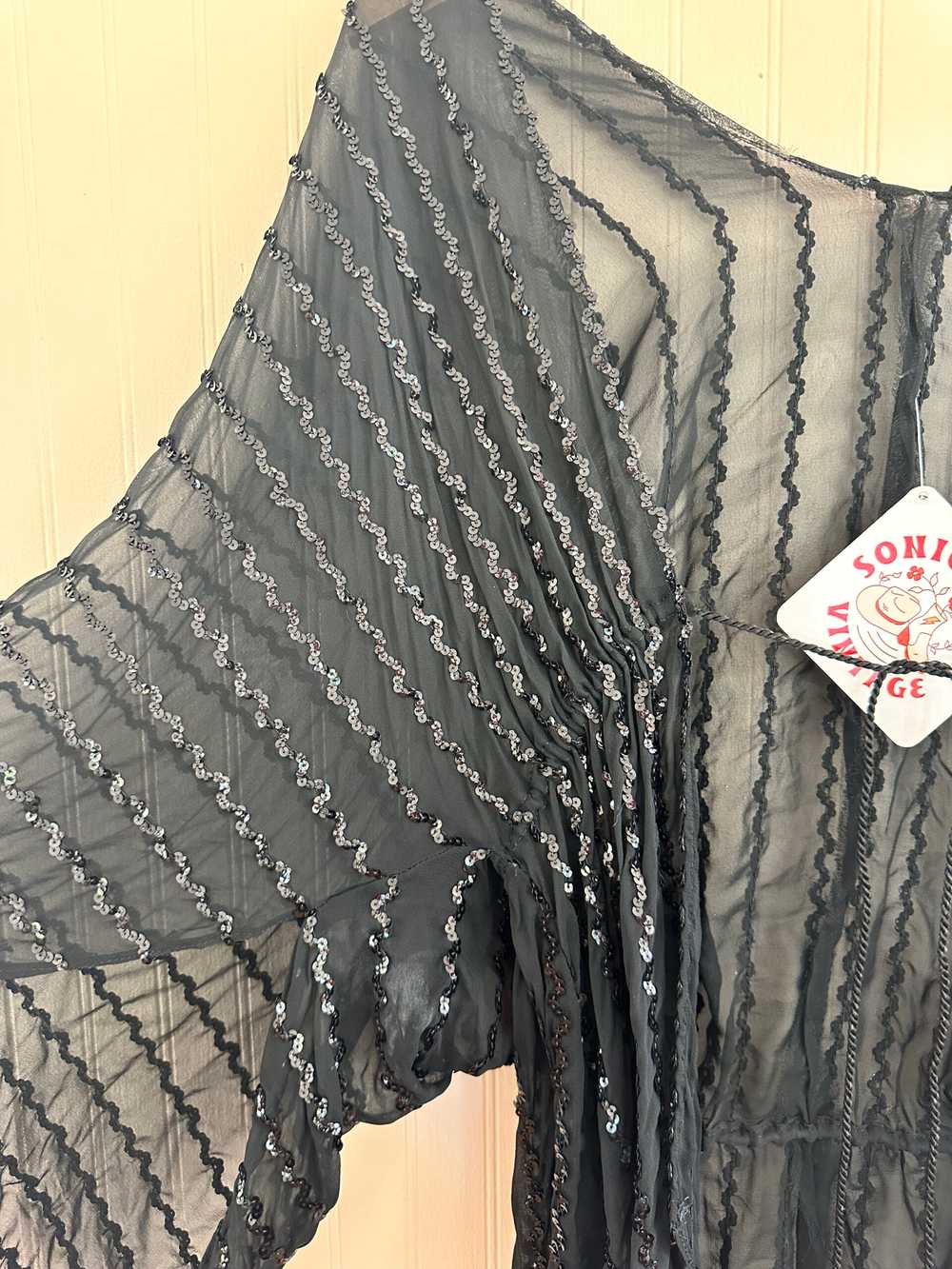 70s Silk and Sequin Drawstring Waist Angel Sleeve… - image 11