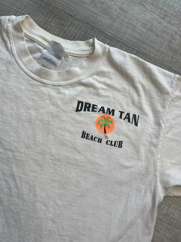 2000s Vintage Dream Tan Beach Club Graphic Tee - image 1