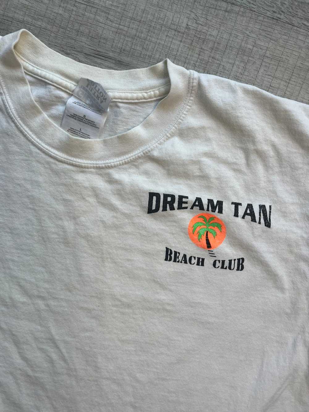 2000s Vintage Dream Tan Beach Club Graphic Tee - image 3