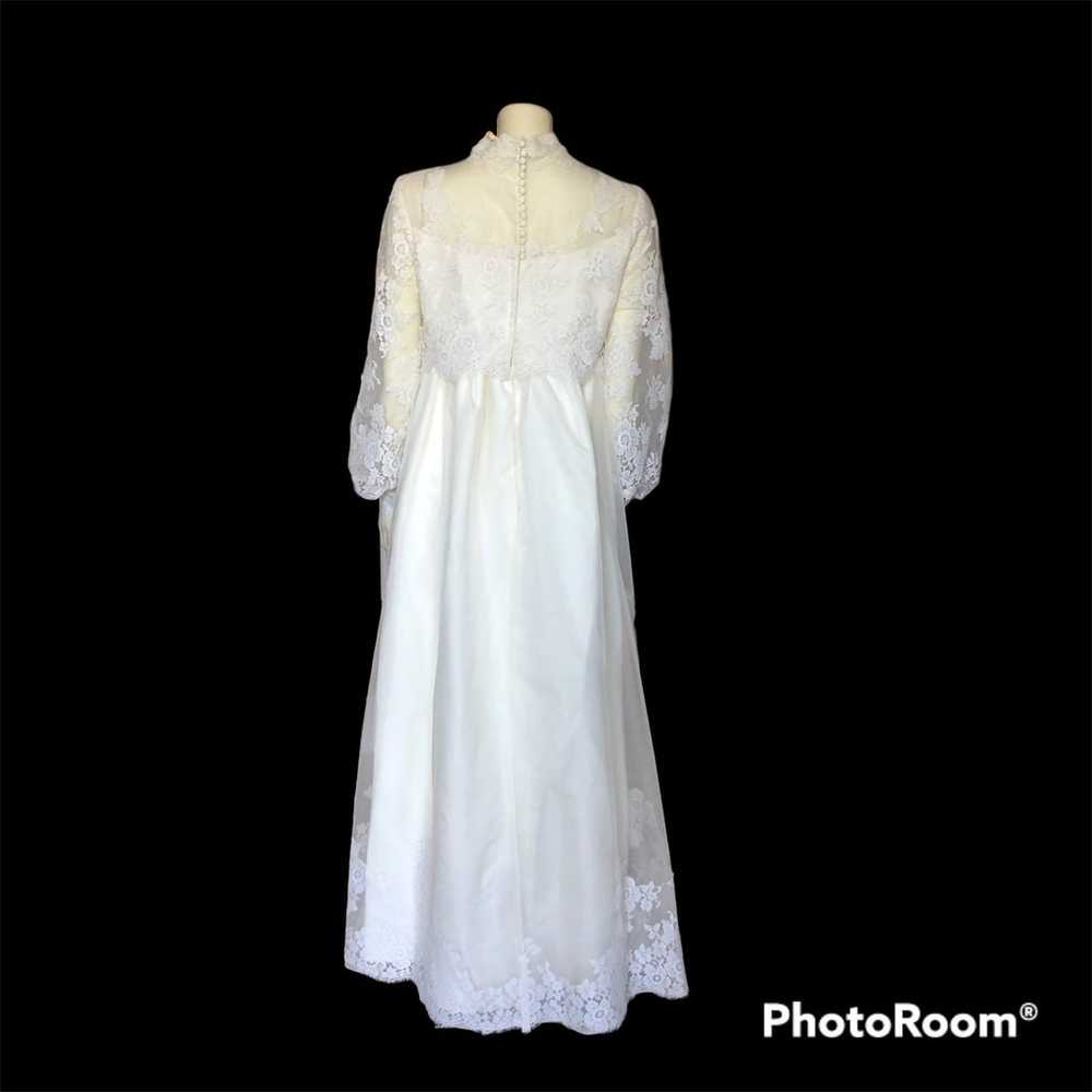 Vintage Lace Wedding dress scalloped high neck & … - image 3