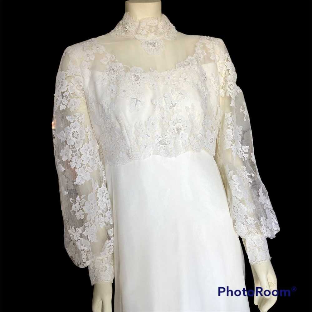 Vintage Lace Wedding dress scalloped high neck & … - image 8