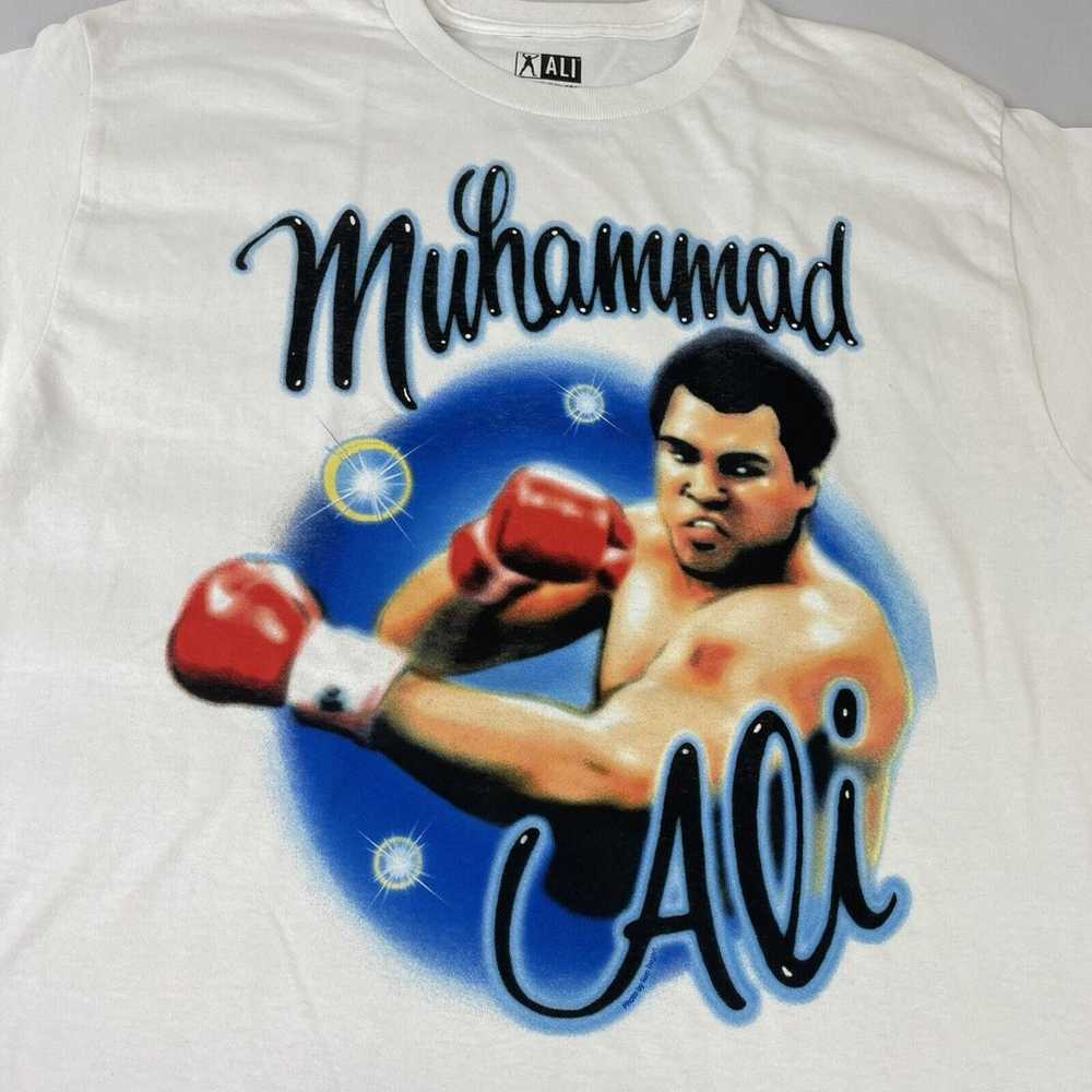 Muhammad Ali Graphic T-Shirt Men’s Size medium - image 2