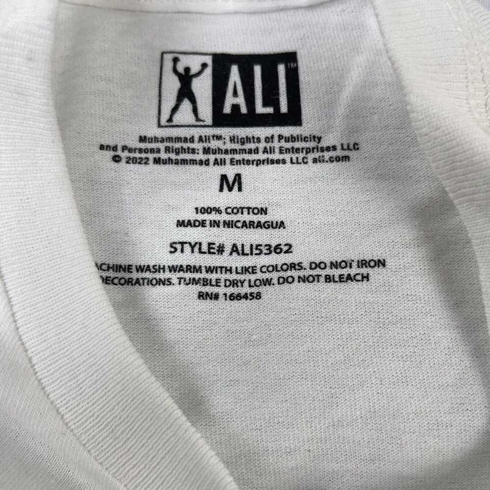 Muhammad Ali Graphic T-Shirt Men’s Size medium - image 3