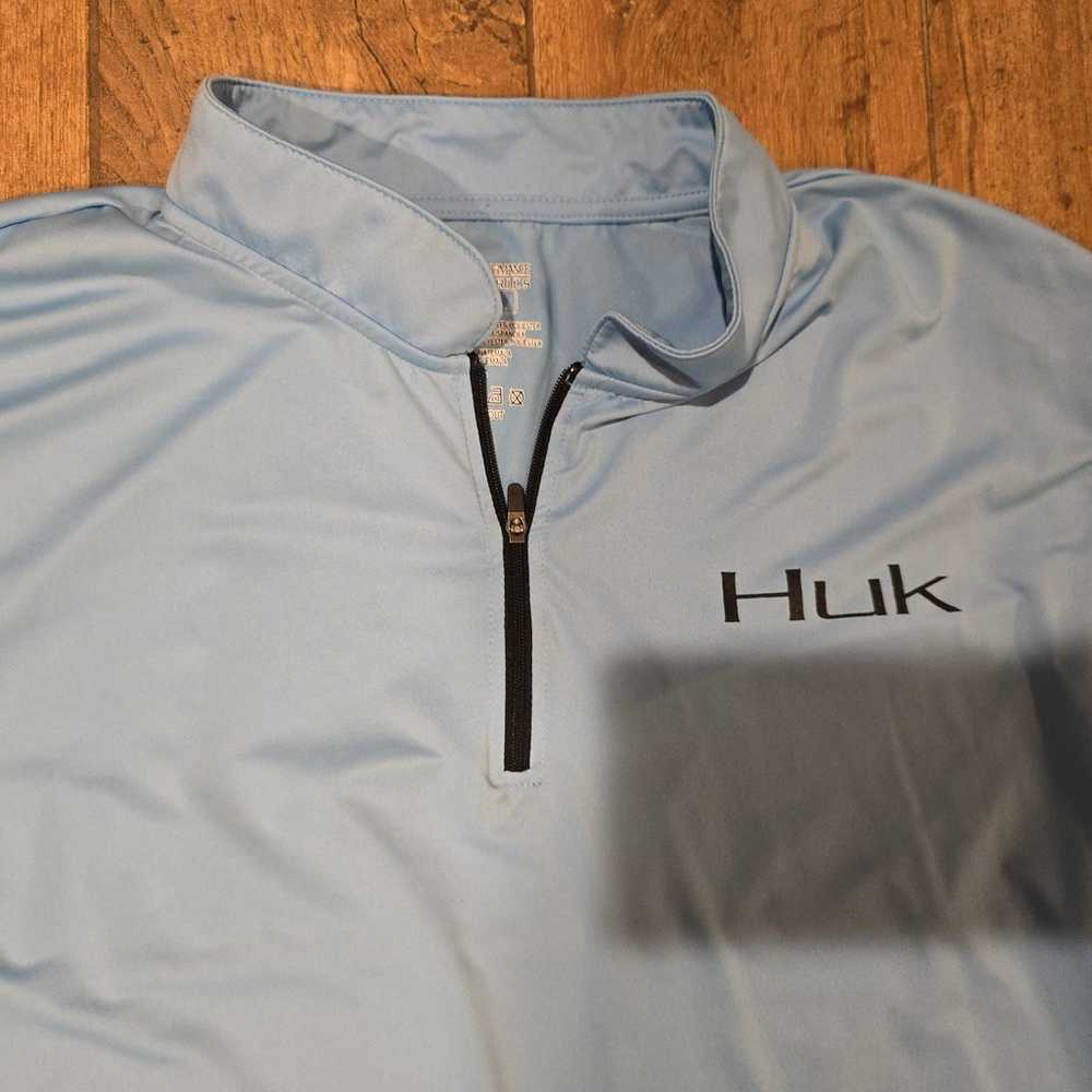 Huk fishing shirt sz L - image 5