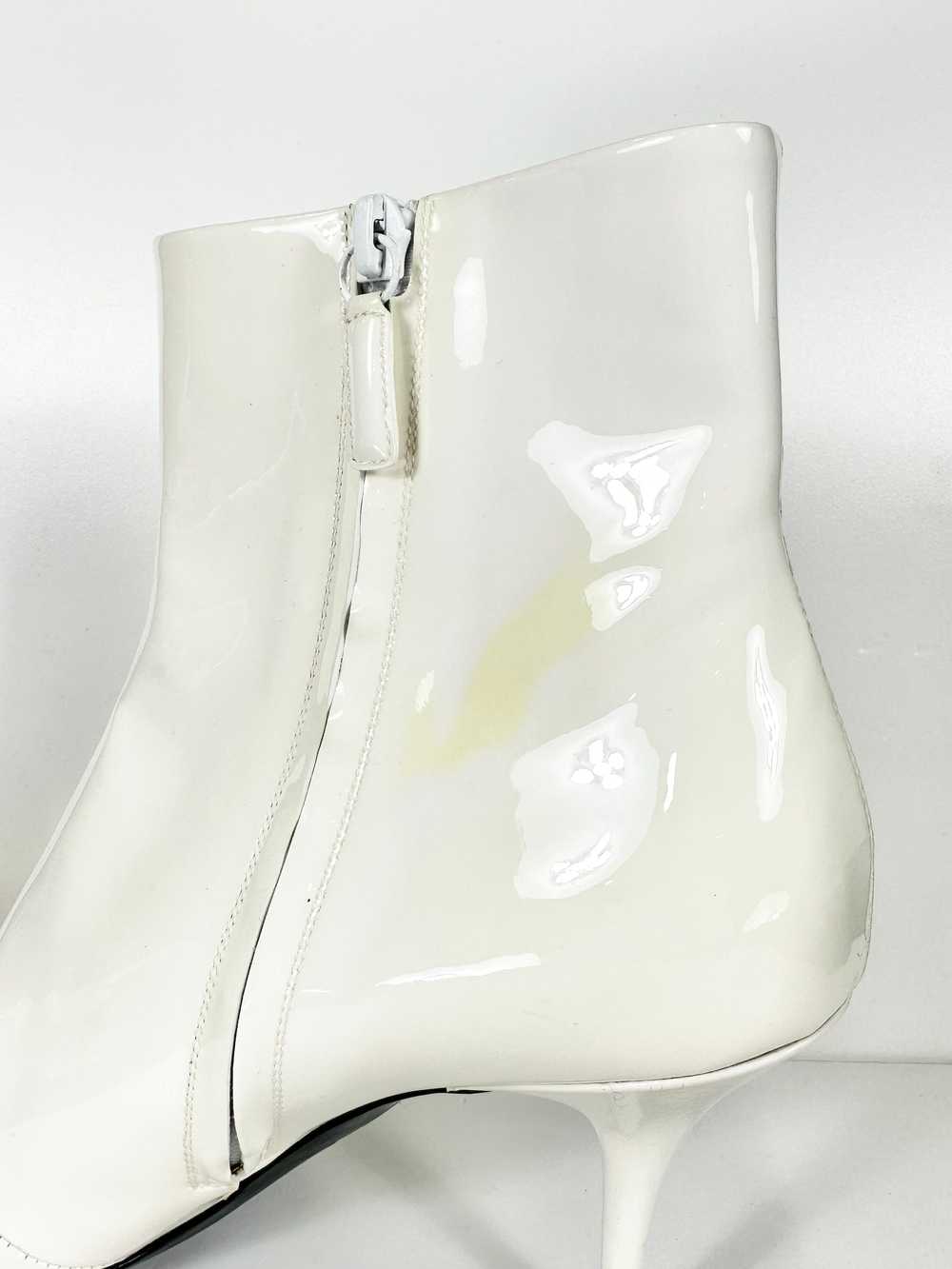 BALENCIAGA Bb White Patent Leather Kitten Heel An… - image 5