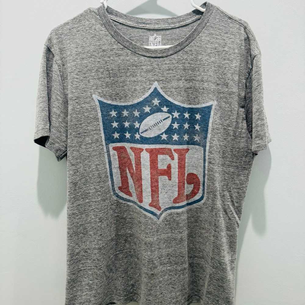 NFL (Logo) team apparel Gray shirt men medium Cas… - image 1