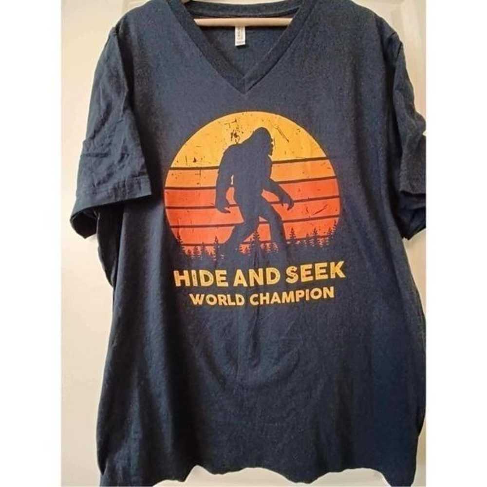 Hide and seek world champion Men's V-neck size 2XL - image 1