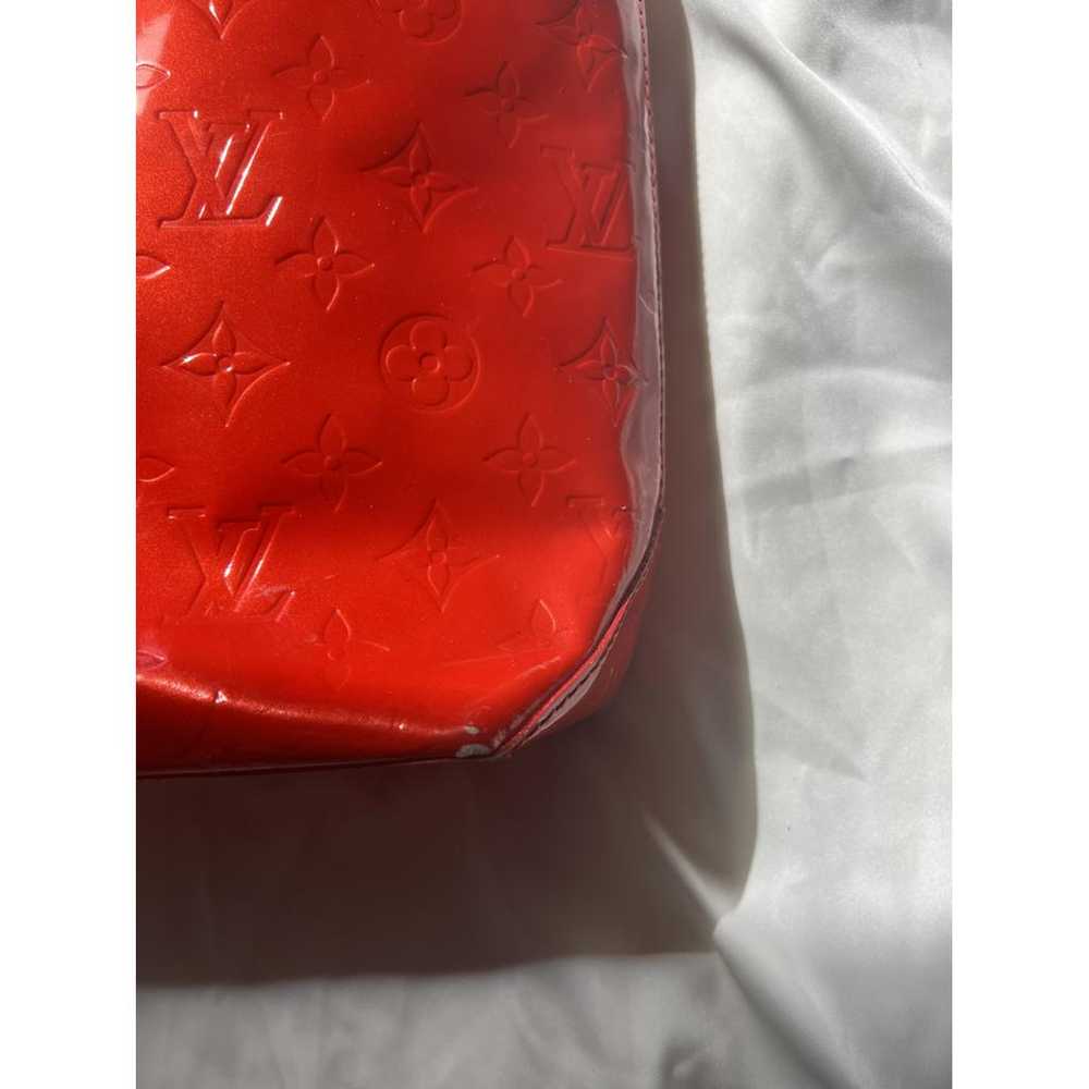Louis Vuitton Brentwood patent leather handbag - image 5