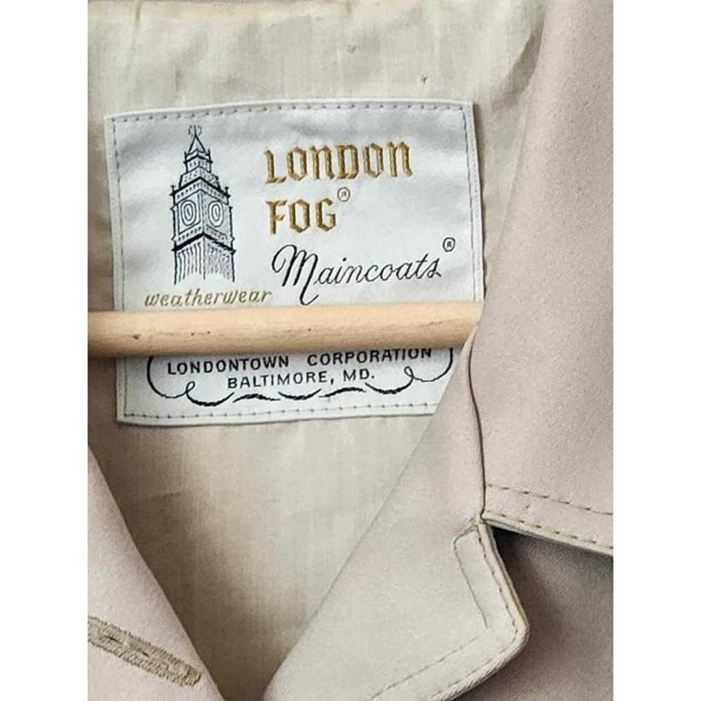 Vtg London Fog maincoats tan classic knee length … - image 5