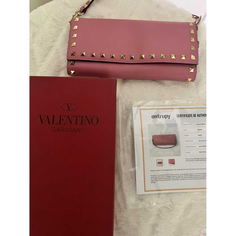 Valentino Garavani Rockstud leather clutch bag - image 3