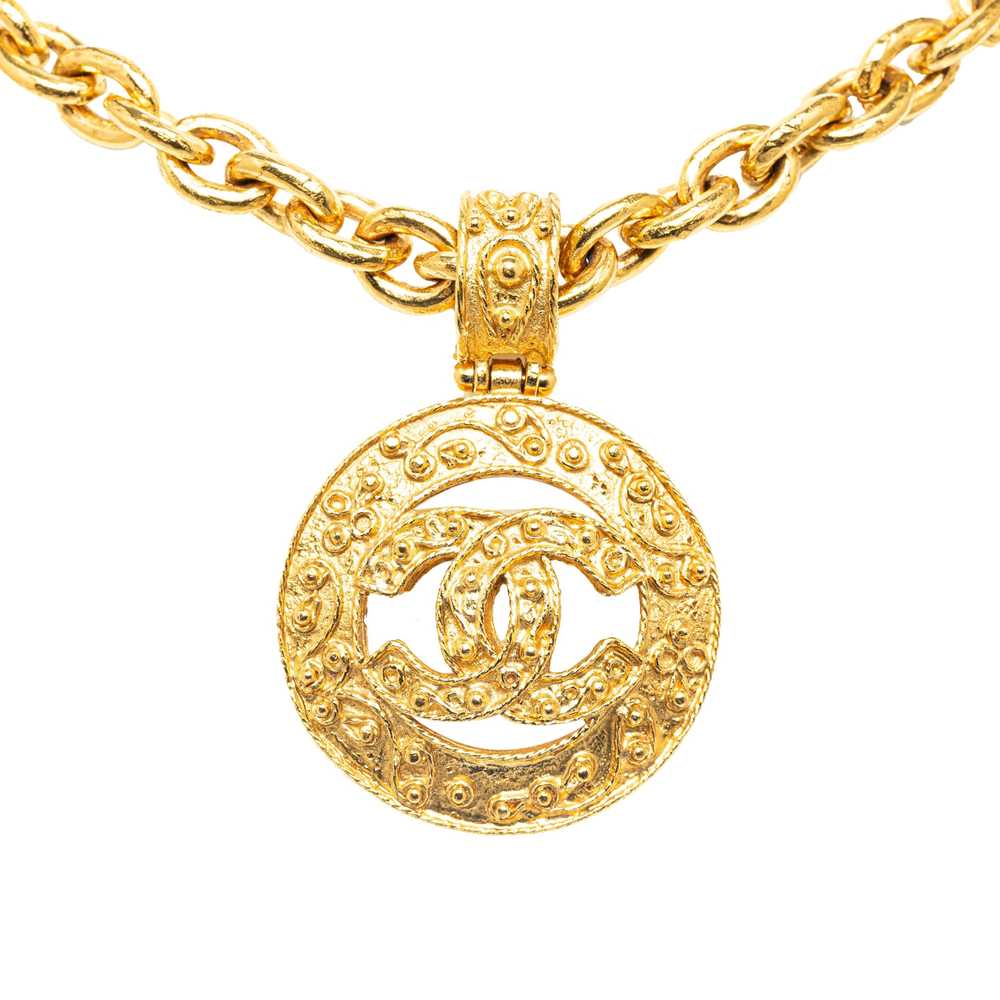 Gold Chanel CC Round Pendant Necklace - image 1