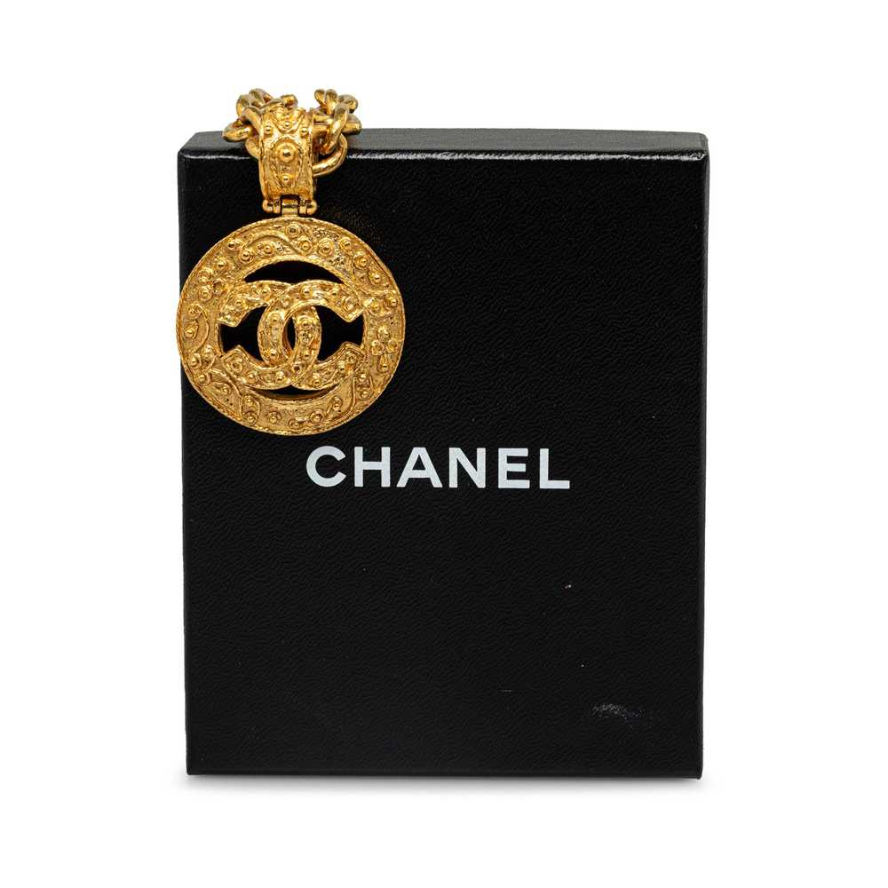 Gold Chanel CC Round Pendant Necklace - image 8