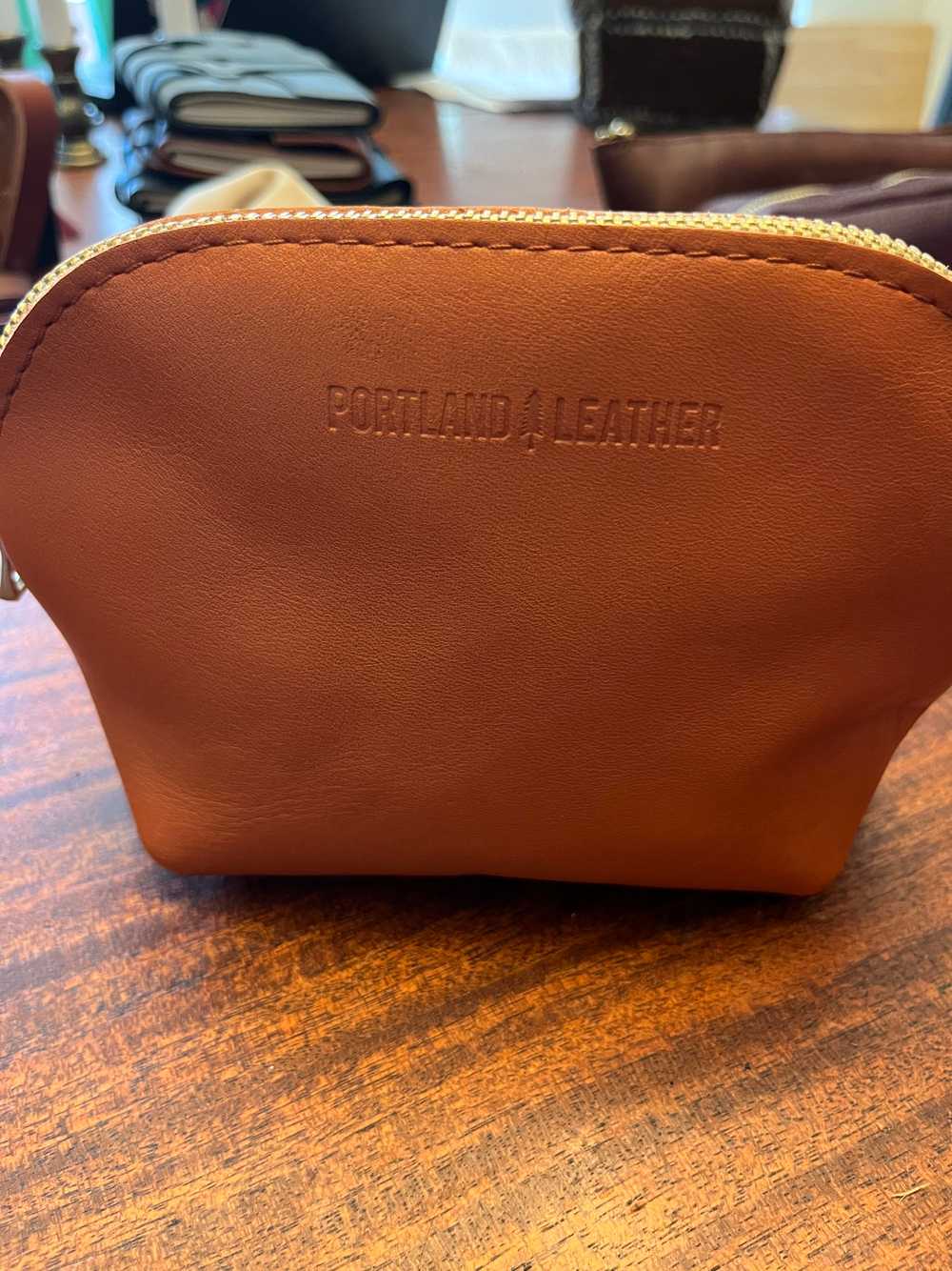 Portland Leather 'Almost Perfect' Bella Makeup Bag - image 6