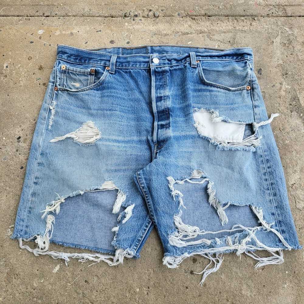 Vintage Levi's 501 Cut Off Shorts Size 40 Distres… - image 1
