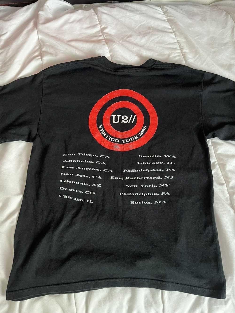 Vintage U2 Vertigo 2005 Tour Tee Size M - image 6