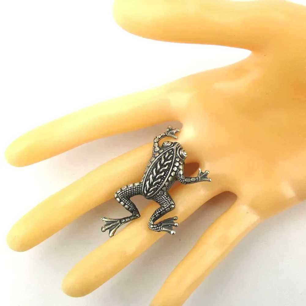 Fancy Detailed FROG Pin Brooch Hopping Sterling S… - image 4